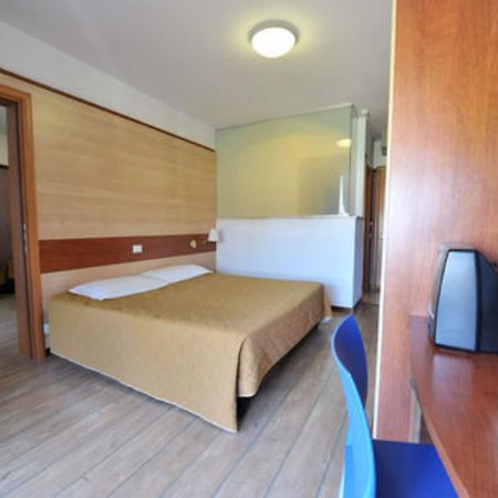 Hotel Centro Turistico Gardesano 부솔렌고 외부 사진