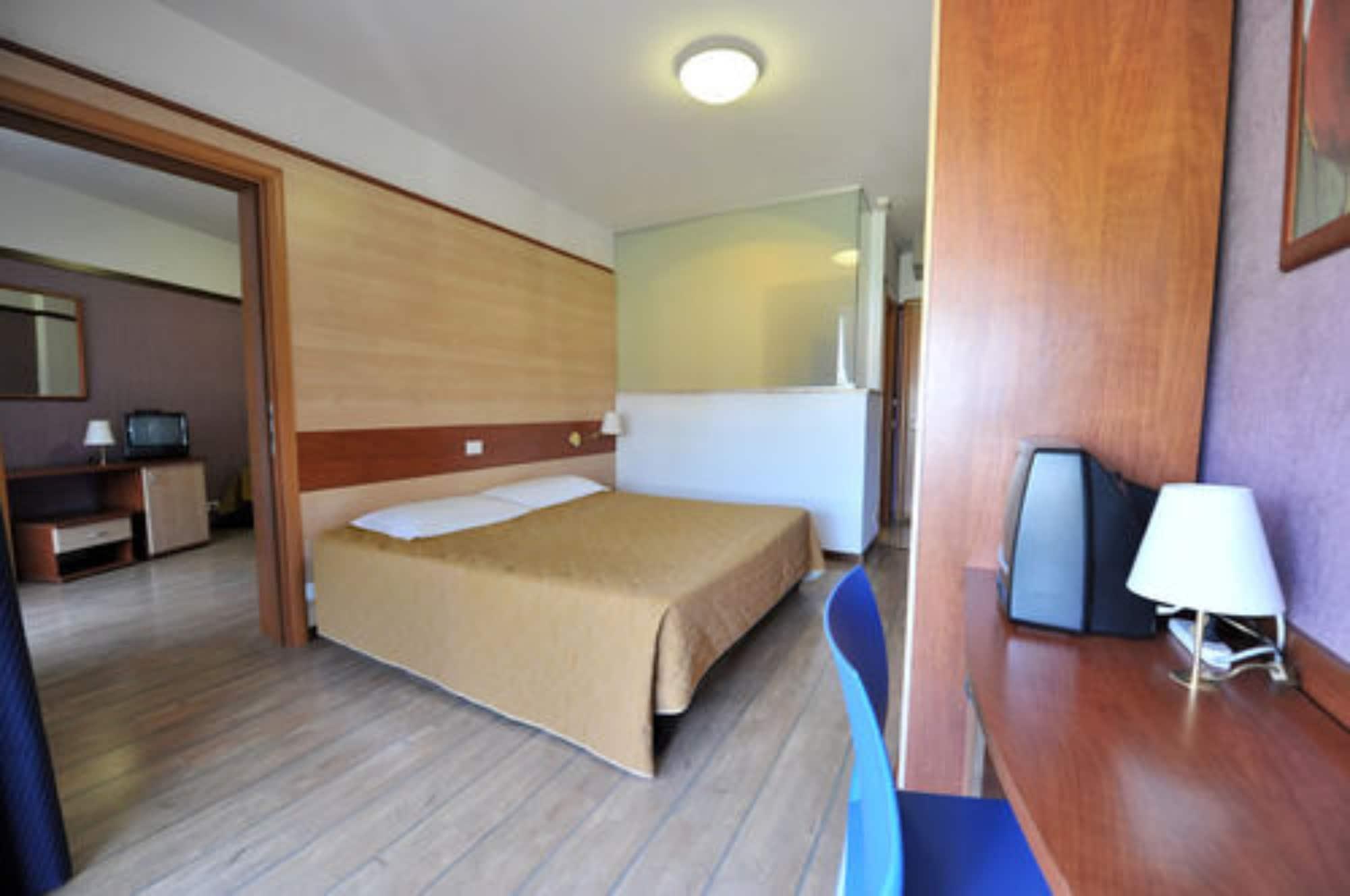 Hotel Centro Turistico Gardesano 부솔렌고 외부 사진